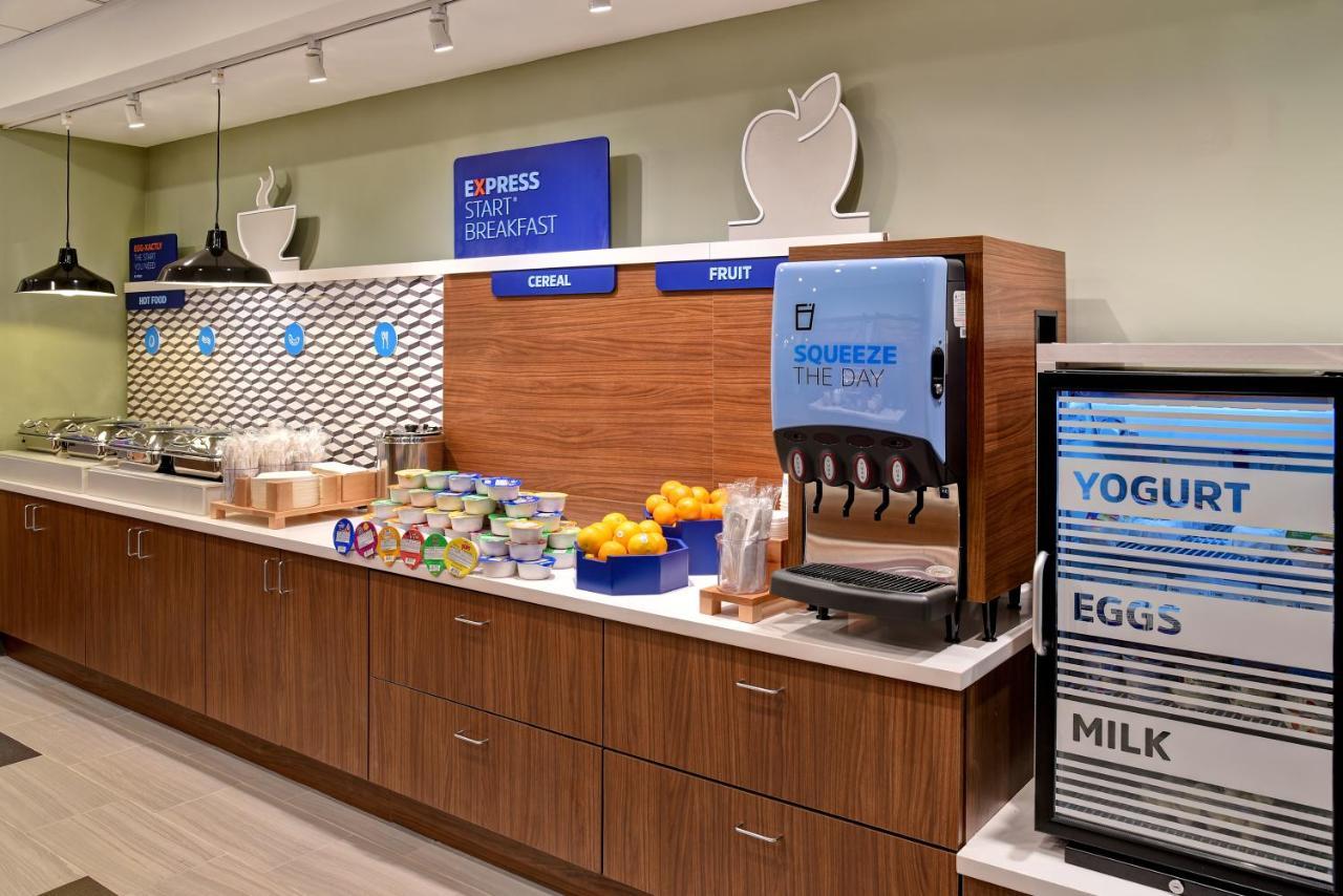 Holiday Inn Express & Suites - Ottawa By Ihg Exterior photo