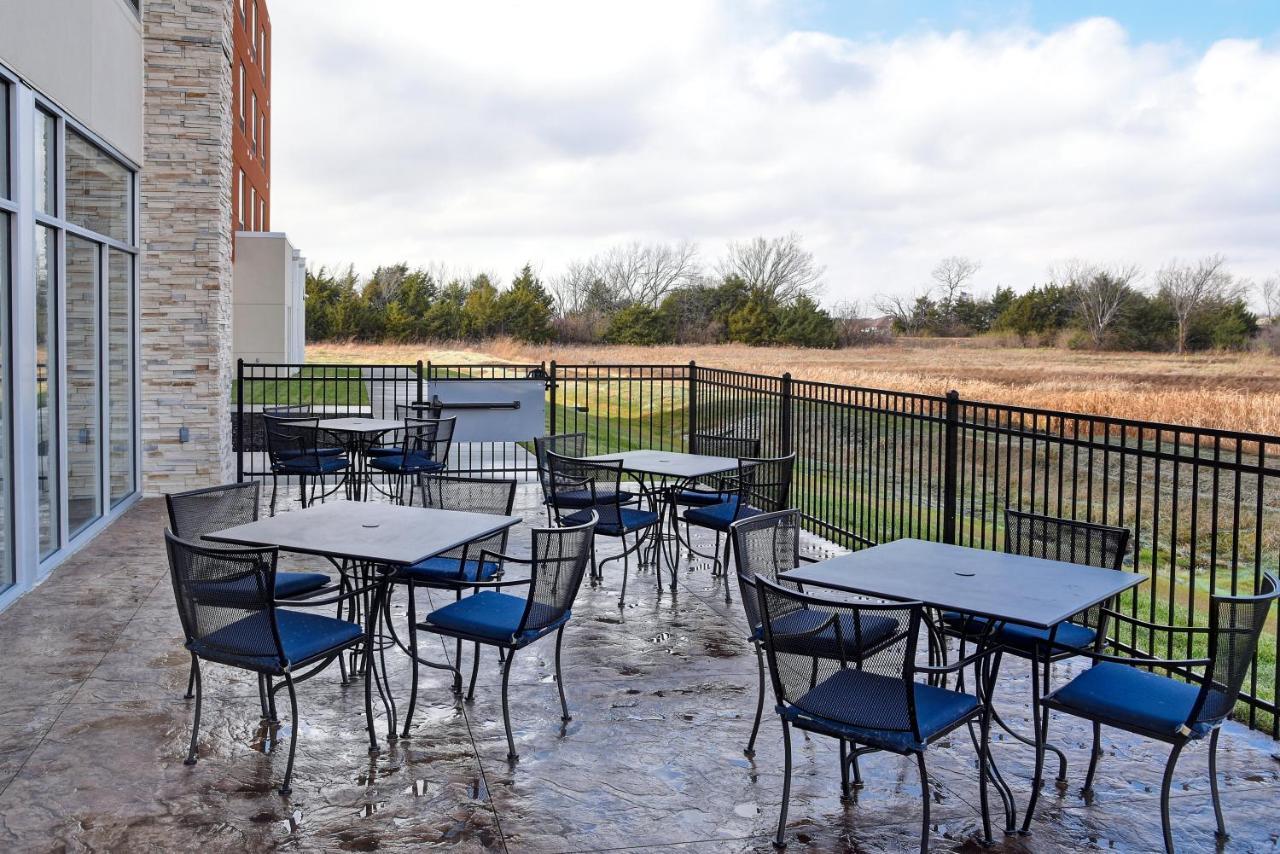 Holiday Inn Express & Suites - Ottawa By Ihg Exterior photo